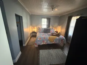 Cute Pet-Friendly Travel Cottage & Cozy Getaways - Image 4