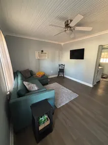 Cute Pet-Friendly Travel Cottage & Cozy Getaways - Image 2