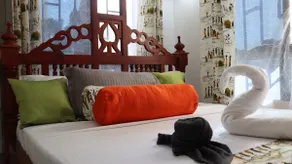 Tausi Pool House - Image 2