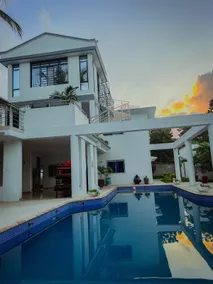 Tausi Pool House - Image 2