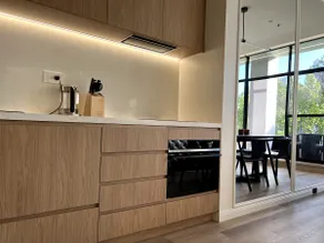 Peaceful Modern Luxe City View Suite with Parking - Image 3