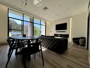 Peaceful Modern Luxe City View Suite with Parking - Image 4