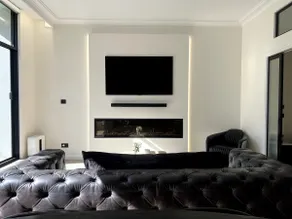 Peaceful Modern Luxe City View Suite with Parking - Image 5