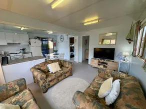 Cosy Corner Cabin - Image 4