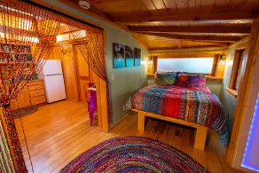 Couples Cabin • 5 min to Volcano NP • Hot Tub - Image 4