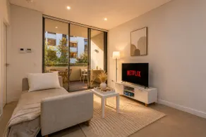 Modern One Bedroom Apartment in Forest Lodge Near Sydney CBD Sleeps Four - Image 5