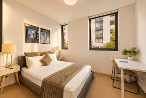Modern One Bedroom Apartment in Forest Lodge Near Sydney CBD Sleeps Four - Image 4
