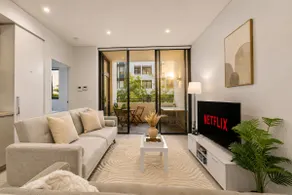 Modern One Bedroom Apartment in Forest Lodge Near Sydney CBD Sleeps Four - Image 3