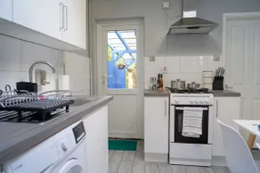 Charming 3BR in Oxford Centre - Image 4