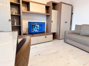 Tamy Airport Apartment - Parking, Kingsize Bed - Image 3