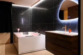 Loveroom Royal Diamond - Spa and Sauna Suite - Image 5