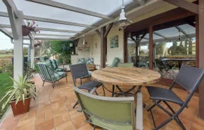 Charming farmhouse in the countryside - Image 3