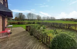 Charming farmhouse in the countryside - Image 2