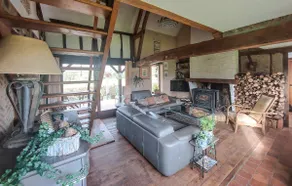 Charming farmhouse in the countryside - Image 4