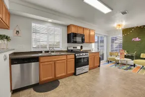 Modern Luxury Home near Denver - Image 4
