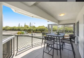 Sunshine Coast Beachside Escape - Image 4