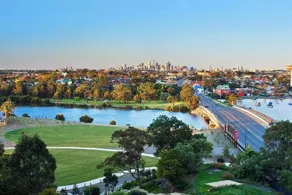 Modern Wolli Creek Courtyard Apartment | Sleeps 7 - Image 2