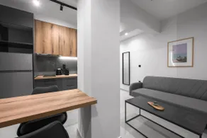 Room 8 - Image 5