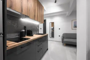 Room 8 - Image 2