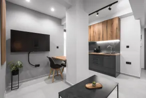 Room 8 - Image 3