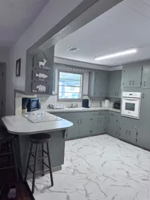 Old River Road Bungalow - Image 4