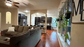 Quiet & Spacious Home - for a business/family trip - Image 2
