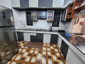 Spacious 5 BHK Luxury Stay - Image 4