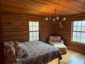 Kenny’s log cabin. - Image 3