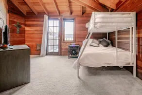 Beautiful Redwood Cabin, 2 Masters, Hot Tub - Image 4
