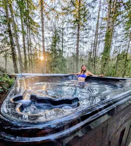 Wy’East Waters · Hot Tub · Near Mt. Hood · Dogs Ok - Image 3