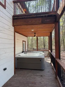 The Gorgeous New Skyfall Cabin Sleeps 10 in Style! - Image 5