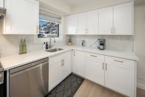 Central Location | Near Downtown, UofC / Foothills - Image 3