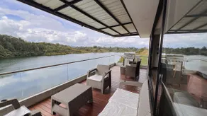 Luxury house with lake access 3 minutes from town - Image 5