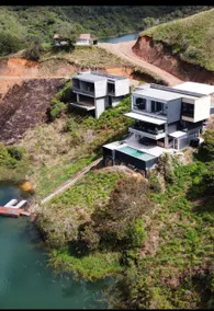 Luxury house with lake access 3 minutes from town - Image 2