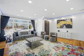 King Bed w/ Game Room near Massmutual w/ Riverview - Image 4