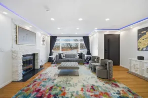 King Bed w/ Game Room near Massmutual w/ Riverview - Image 4