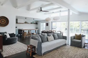 Skippers Hideaway – Coastal Stay Near Beach & Lake - Image 2