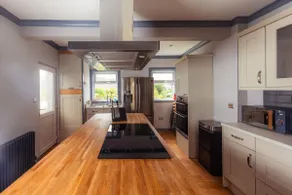 Luxury Cottage in the Heart of Portree HS - Image 5