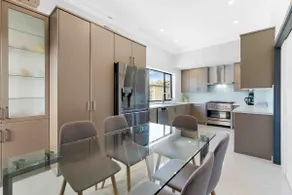 Rivervale Modern Cozy Home. Close to CBD & Airport - Image 4