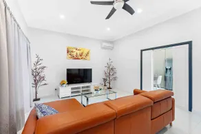 Rivervale Modern Cozy Home. Close to CBD & Airport - Image 3