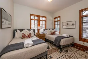 New! Chapel Hill Cottage-Sleeps 6-Fire pit - Image 4