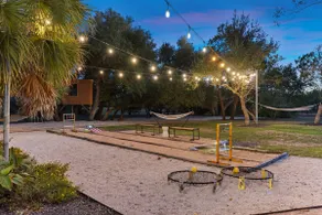 Fall Specials! |Pool|King Bed|Giant games|DT ATX - Image 2