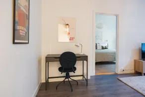 Super Central | King bed | Spacious & Calm | WiFi - Image 3