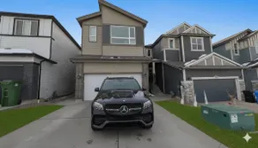 4BR Family Home Free Parking Near Banff and Stampede - Image 3