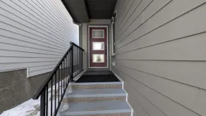 4BR Family Home Free Parking Near Banff and Stampede - Image 4