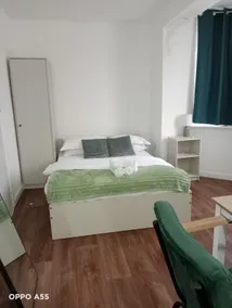 Lovely Studio flat for group of 4 - Image 3