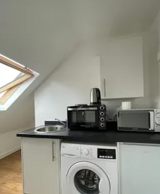 Lovely Studio flat for group of 4 - Image 2