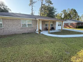 The Hazlehurst modern house. - Image 2
