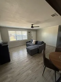 The Hazlehurst modern house. - Image 3