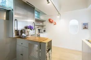 Emerald Escape: Stylish West Seattle Retreat - Image 5